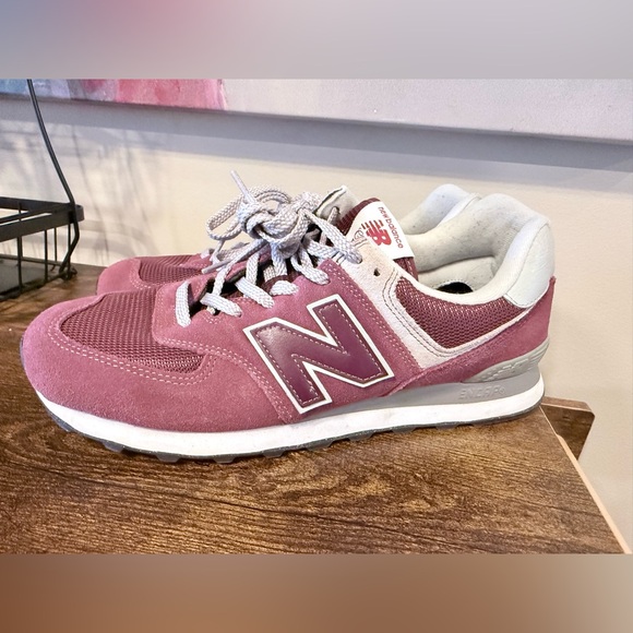 New Balance - Picture 2 of 5